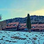 La Casa Degli Abeti * 塔尔维西奥